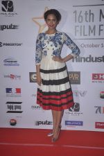 Esha Gupta at Mumbai Film Festival Closing Ceremony in Mumbai on 21st Oct 2014